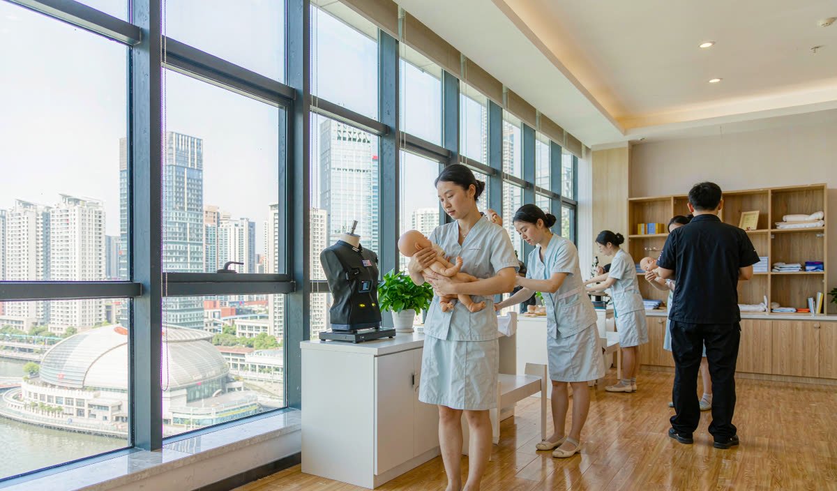 母婴护理师（基础班）培训课堂实拍场景（示意图）